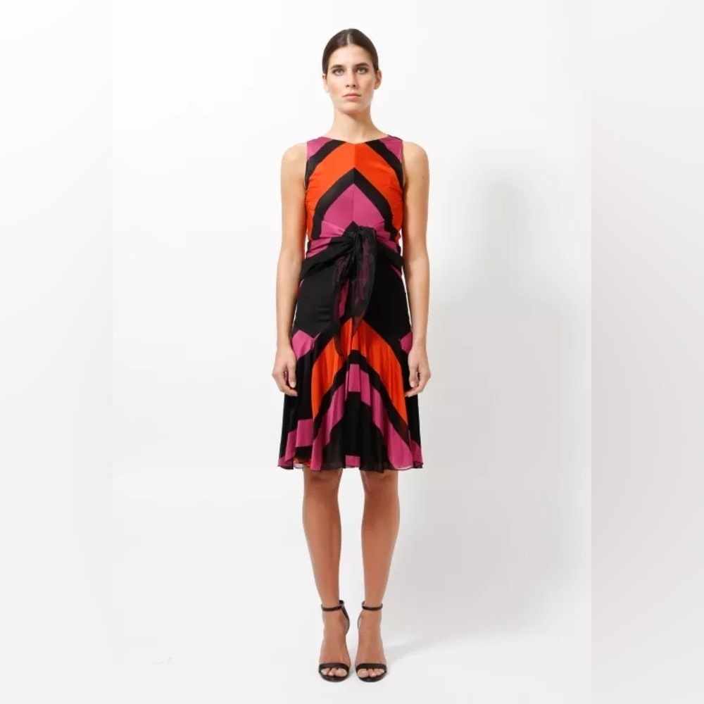 Balenciaga by Nicolas Ghesquière Graphic Knot Flared Dress Fall 2007 Collection - Picture 2 of 14